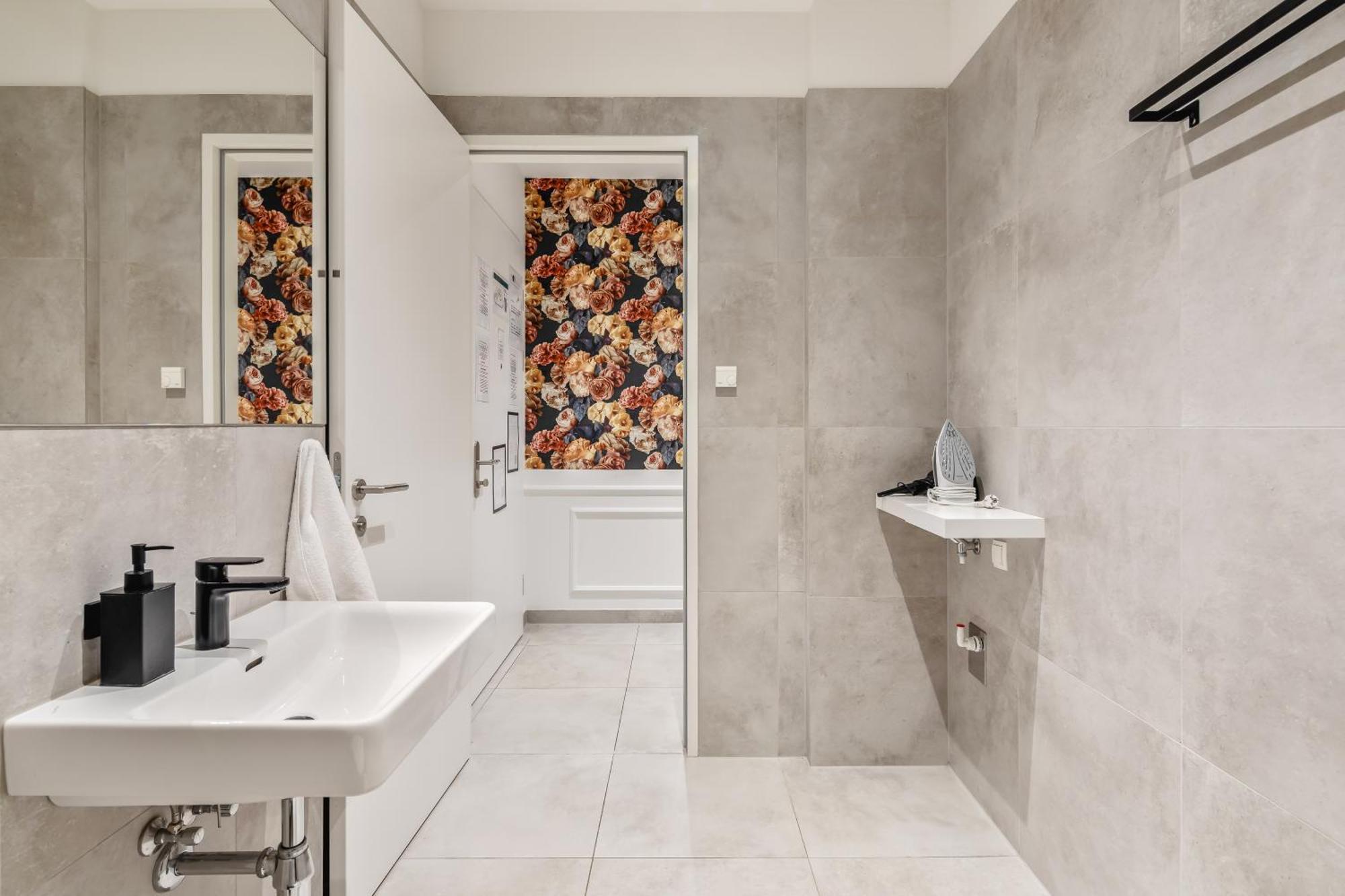 Stylish Flower Power Studio - Close To City Center & Public Transport - Ac & Wifi Wien Exteriör bild