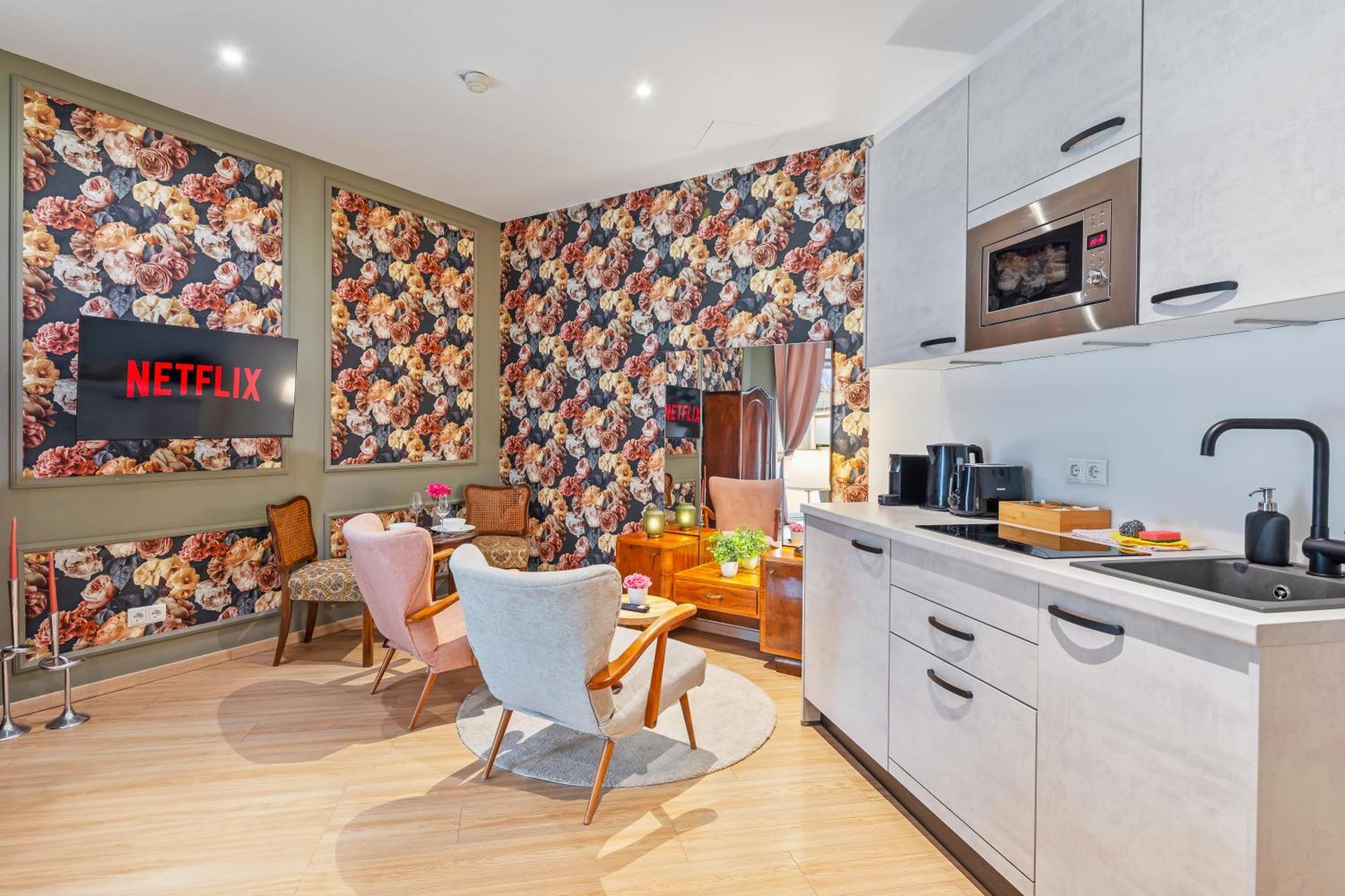 Stylish Flower Power Studio - Close To City Center & Public Transport - Ac & Wifi Wien Exteriör bild